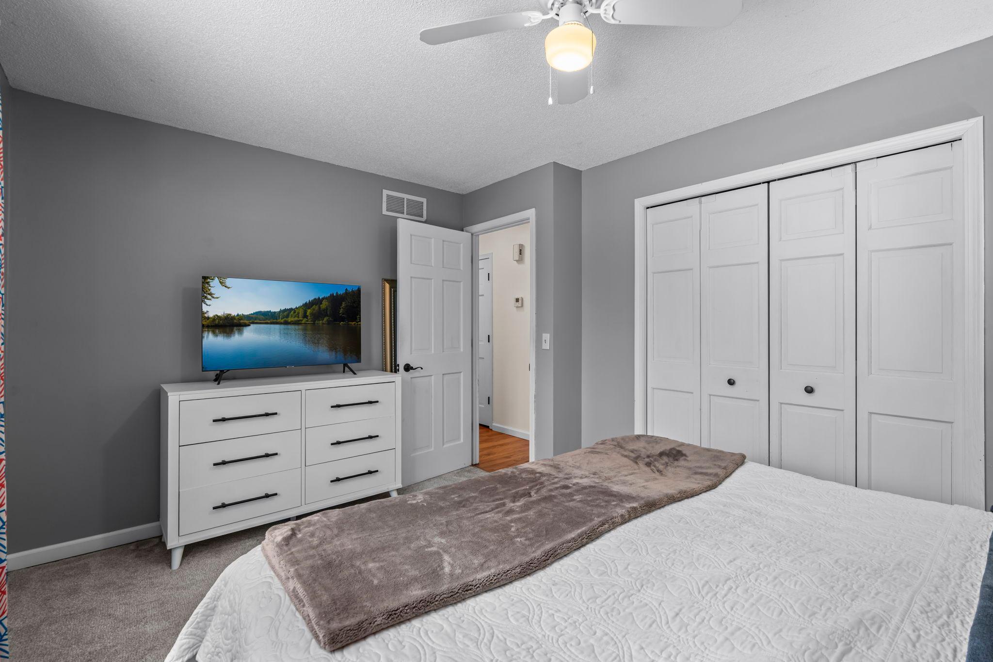 533 Innsbruck Drive Chaska, MN 55318 - Photo 16 of 42