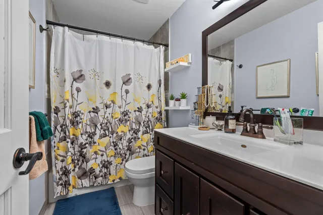 $355,000 | 533 Innsbruck Drive, Chaska, MN 55318