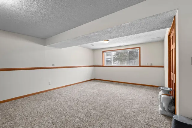 $355,000 | 533 Innsbruck Drive, Chaska, MN 55318