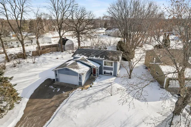 $355,000 | 533 Innsbruck Drive, Chaska, MN 55318