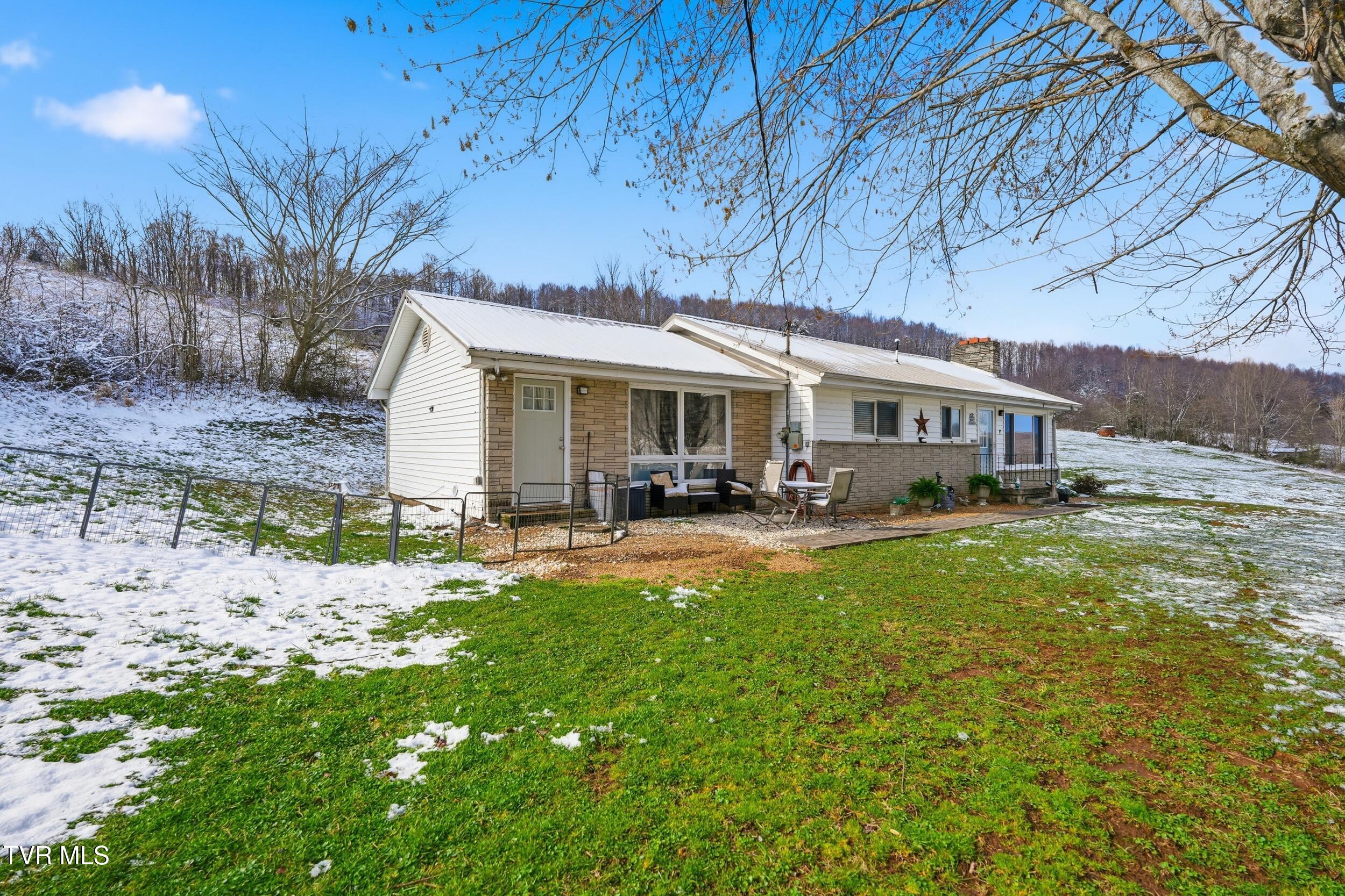 23176 Marys Chapel Road Bristol, VA 24202 - Photo 4 of 37 4_dsc04452