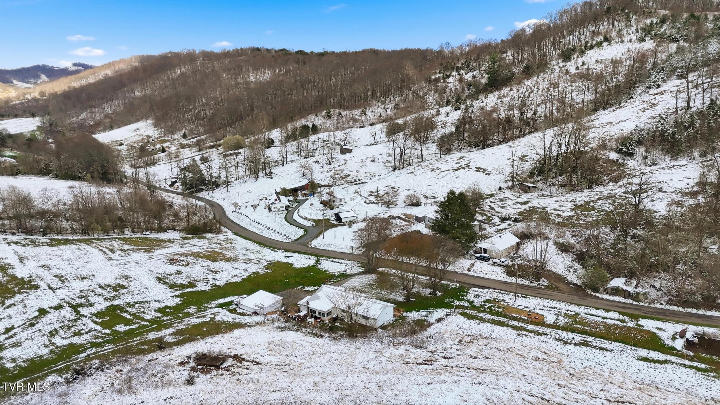 23176 Marys Chapel Road Bristol, VA 24202 - Photo 7 of 37 27_dji_20260317170408_0045_d_autoremove_