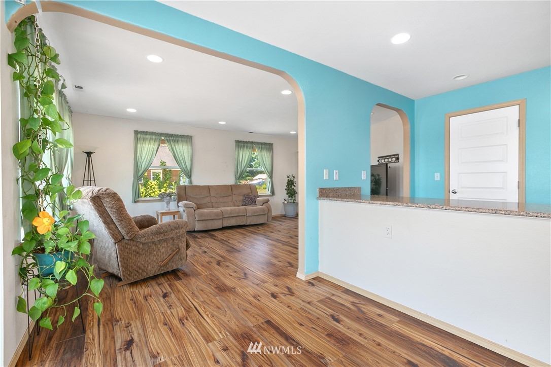 10428 Grove Road Southeast Yelm, WA 98597 - Photo 11 of 39 Gallery Image 11