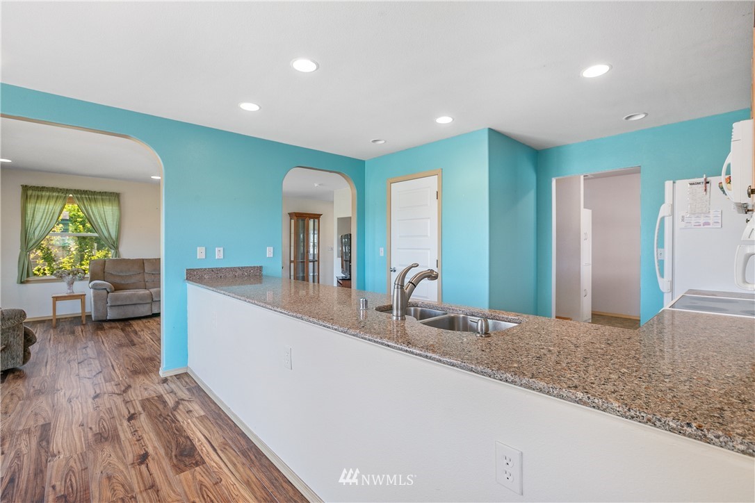 10428 Grove Road Southeast Yelm, WA 98597 - Photo 13 of 39 Gallery Image 13