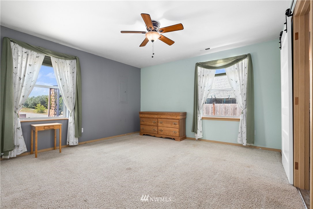 10428 Grove Road Southeast Yelm, WA 98597 - Photo 15 of 39 Gallery Image 15