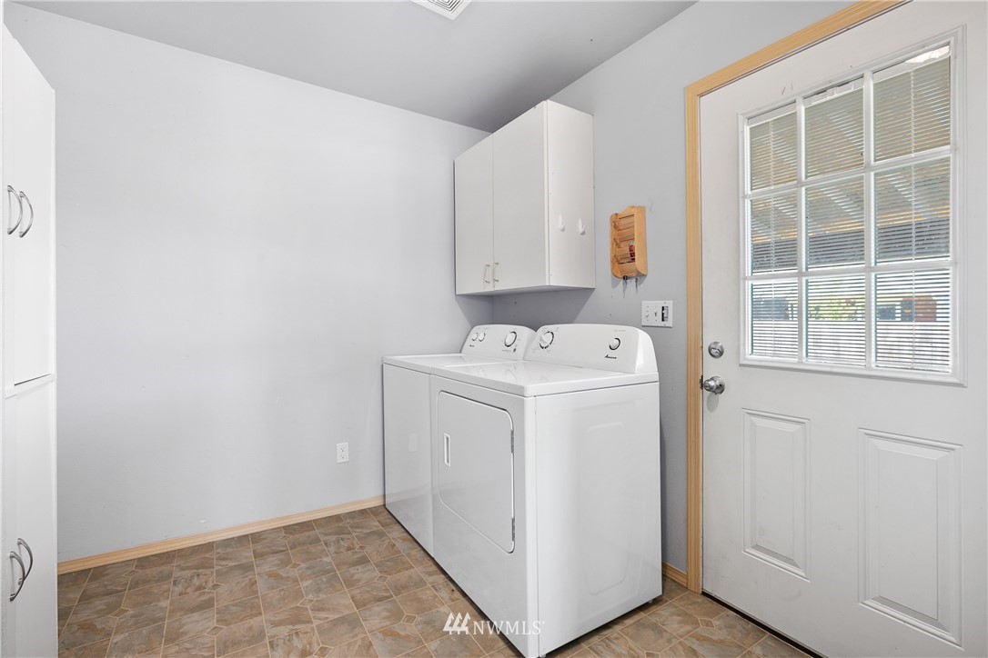 10428 Grove Road Southeast Yelm, WA 98597 - Photo 19 of 39 Gallery Image 19