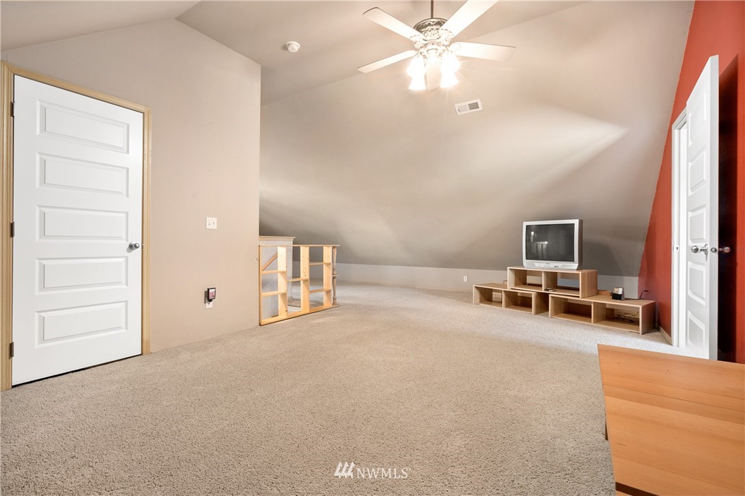 10428 Grove Road Southeast Yelm, WA 98597 - Photo 20 of 39 Gallery Image 20