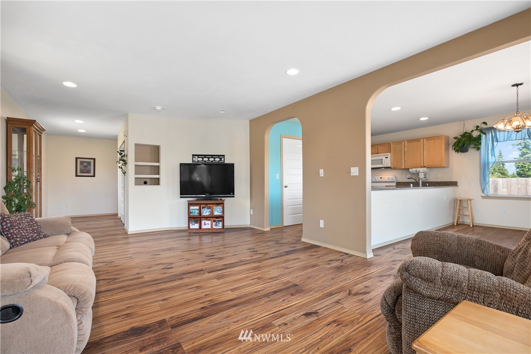 10428 Grove Road Southeast Yelm, WA 98597 - Photo 7 of 39 Gallery Image 7