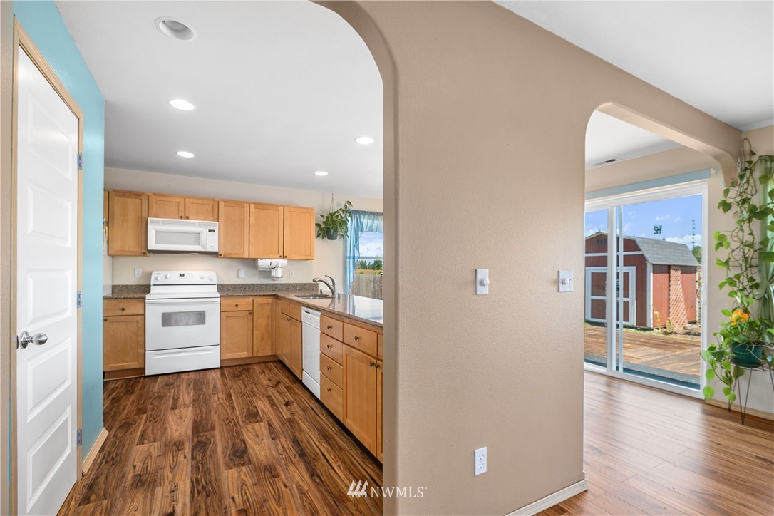 10428 Grove Road Southeast Yelm, WA 98597 - Photo 8 of 39 Gallery Image 8