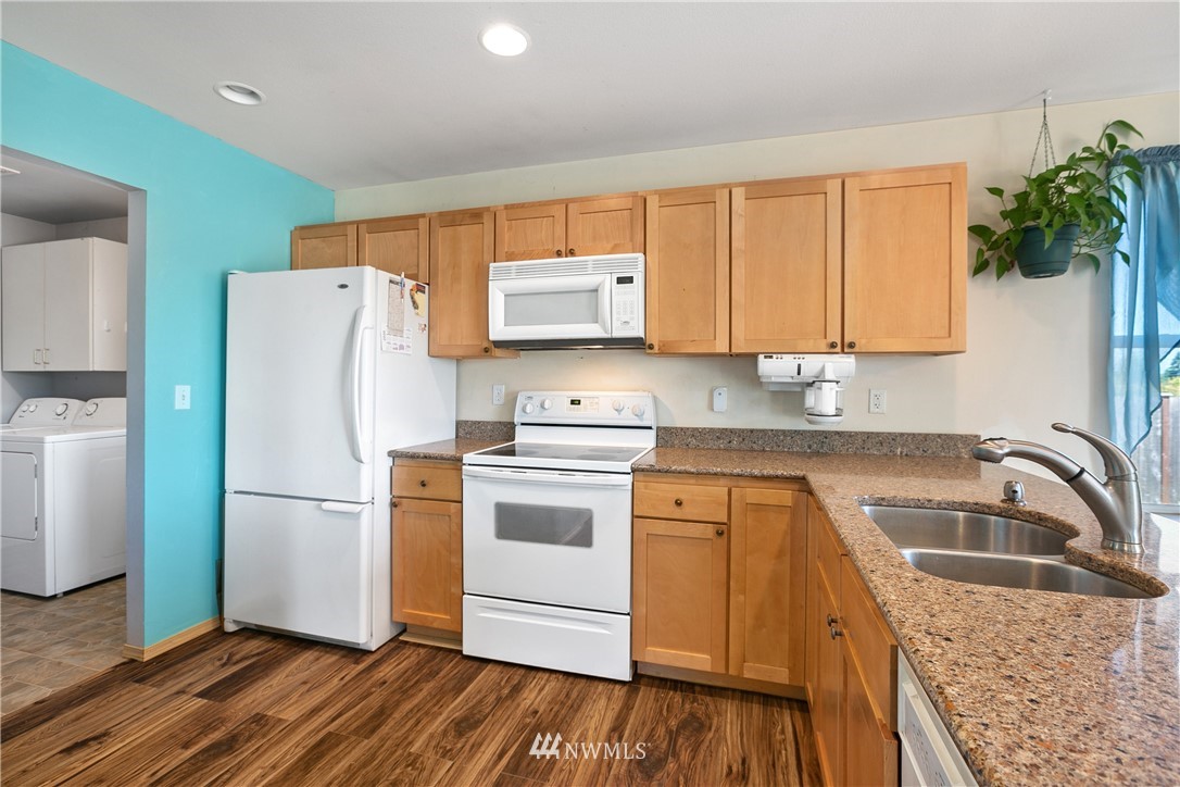 10428 Grove Road Southeast Yelm, WA 98597 - Photo 10 of 39 Gallery Image 10