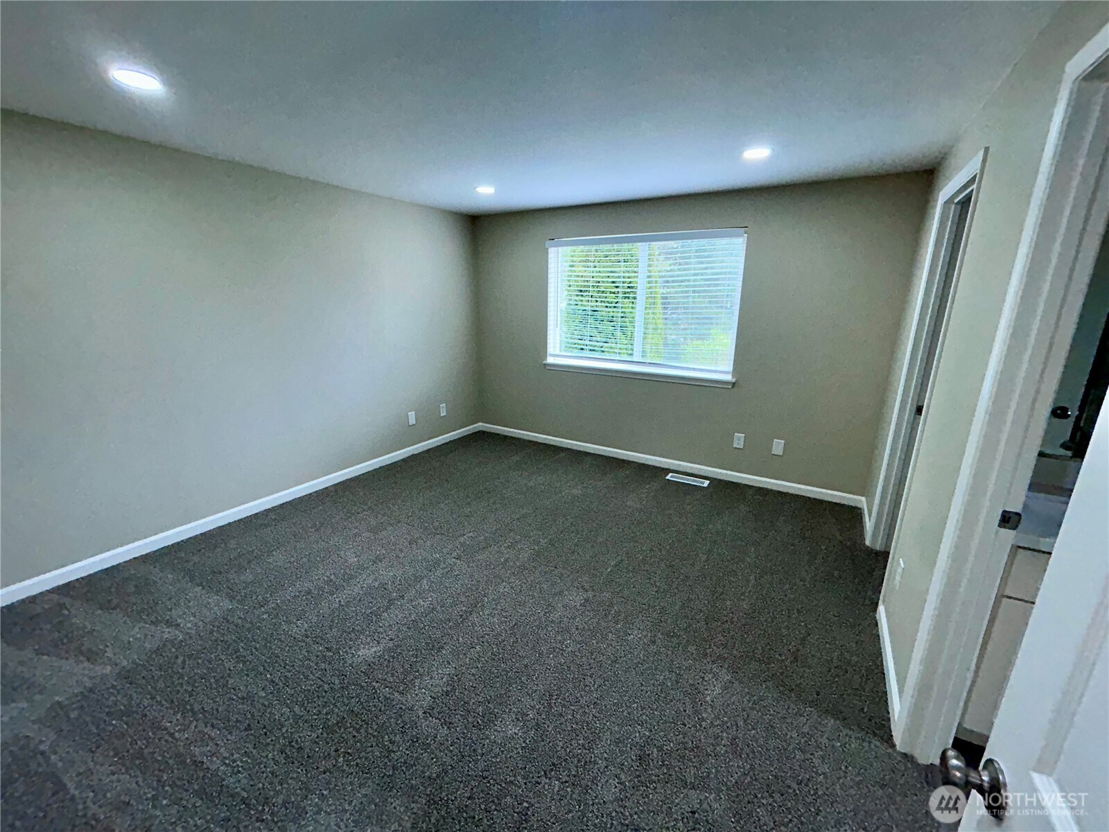 28016 231st Place Southeast Maple Valley, WA 98038 - Photo 15 of 31