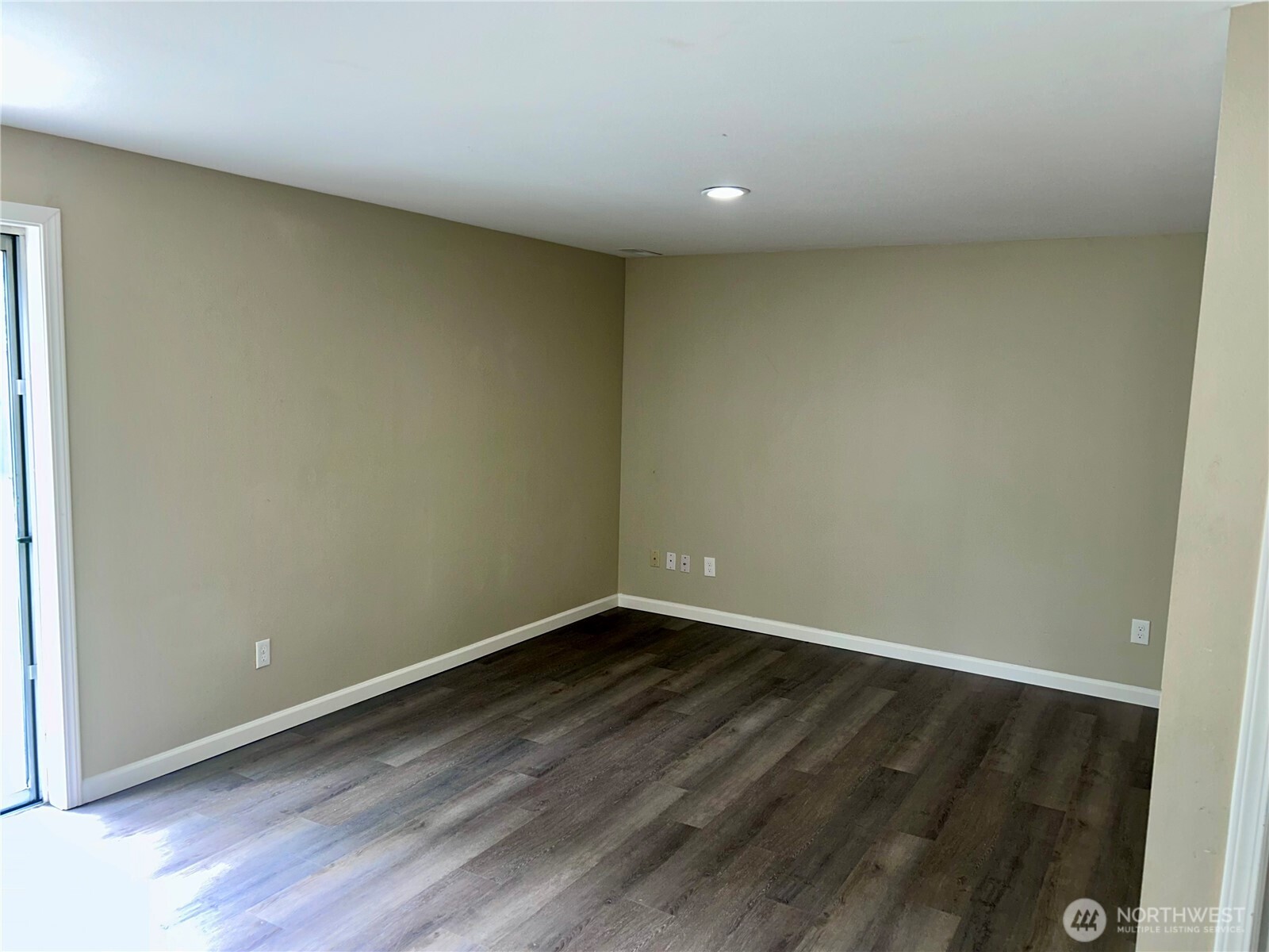 28016 231st Place Southeast Maple Valley, WA 98038 - Photo 10 of 31