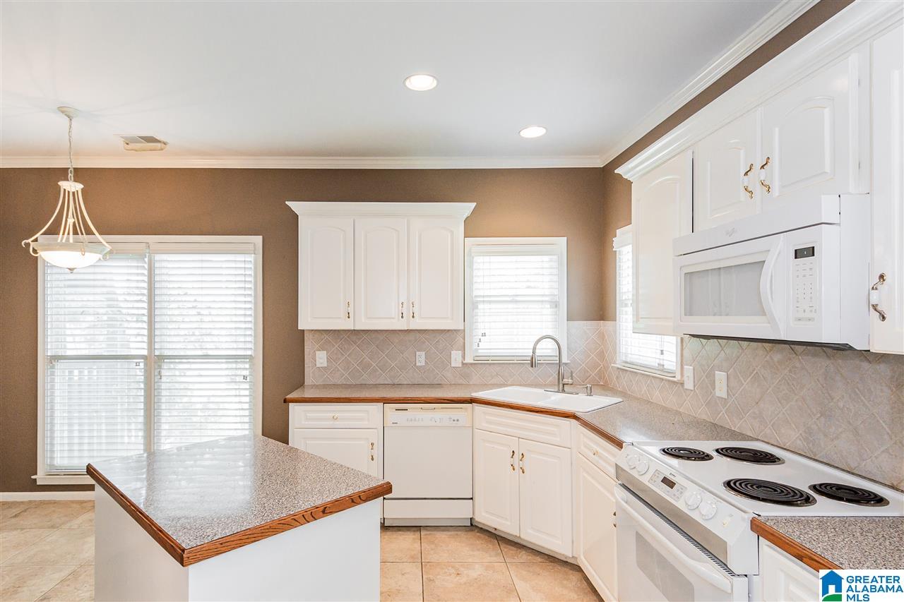 202 Beaver Crest Circle Pelham, AL 35124 - Photo 13 of 35
