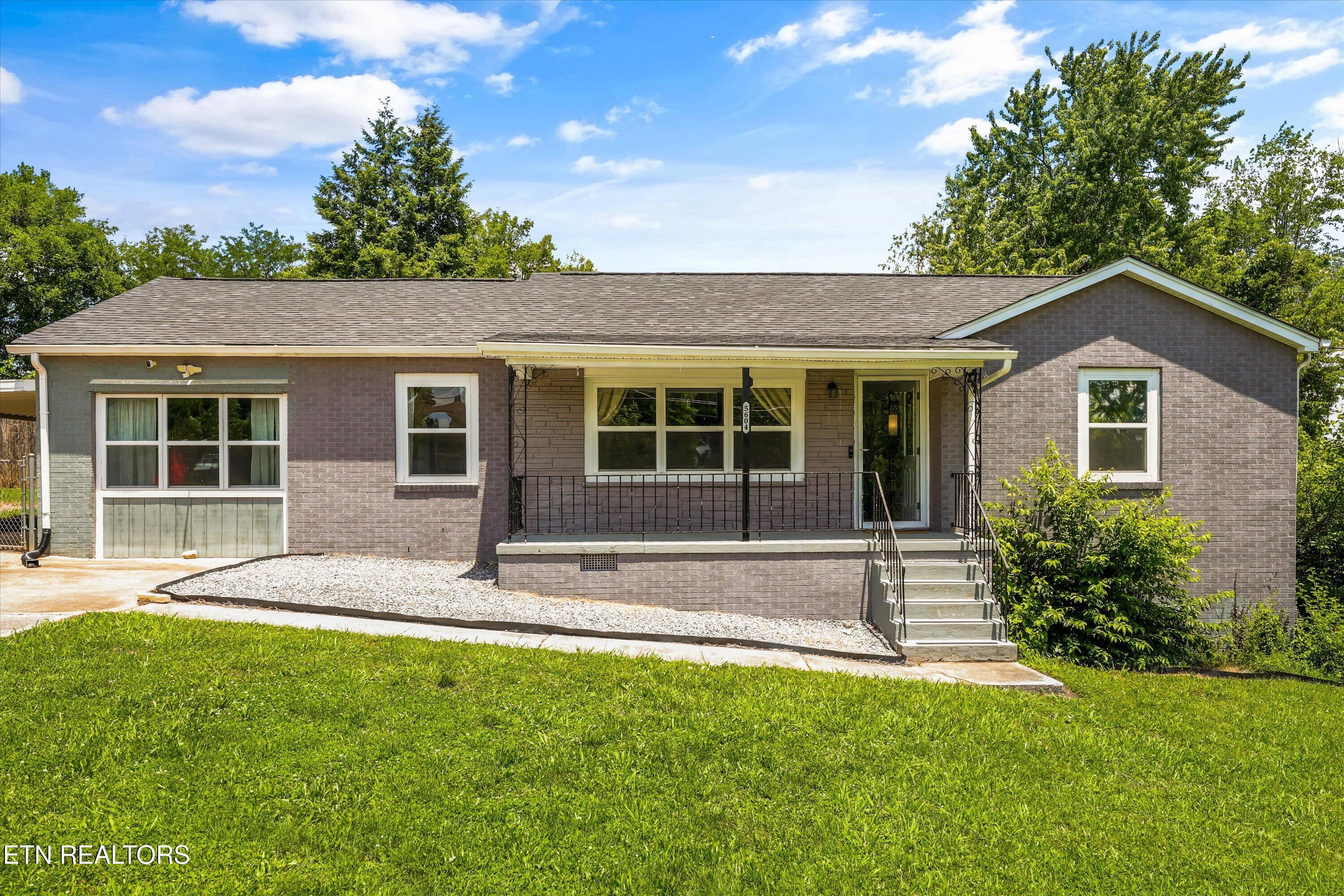 5604 Kentwood Rd