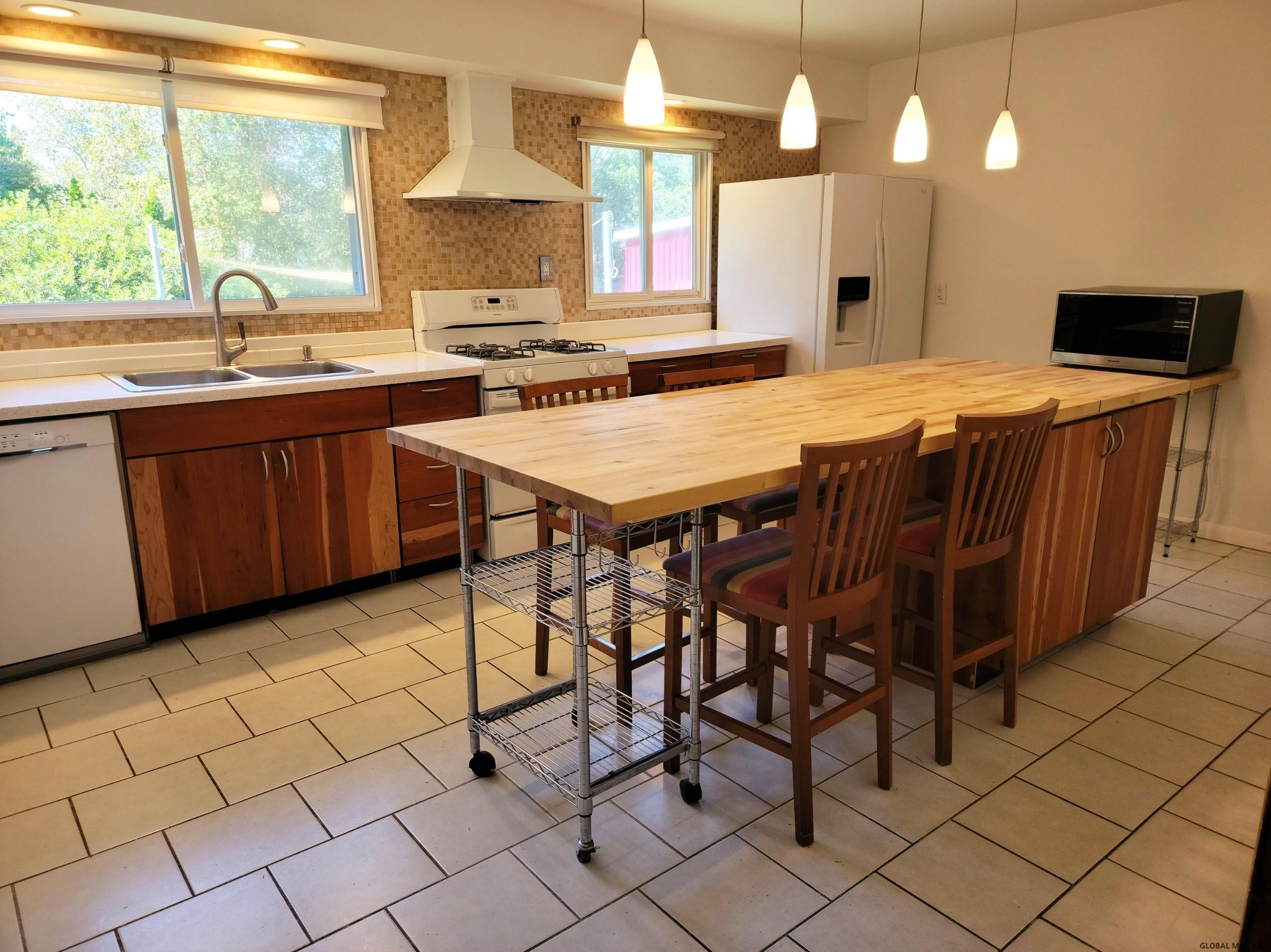 22 Devitt Road Waterford, NY 12188 - Photo 8 of 27 Photo 8