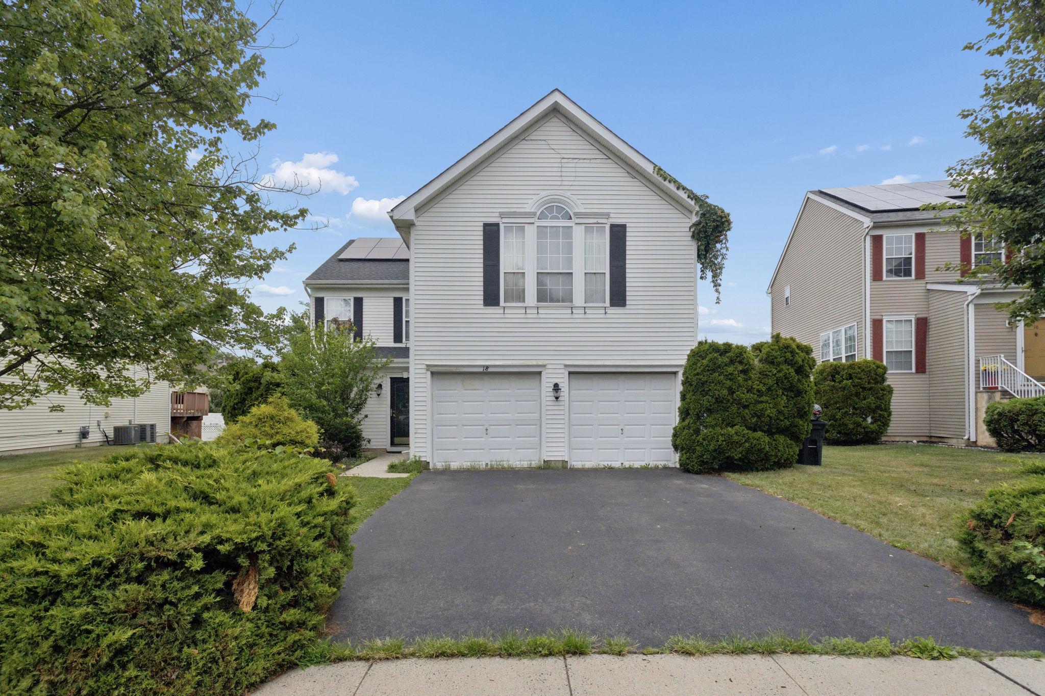 18 Hemingway Lane Columbus, NJ 08022 - Photo 3 of 27 Front view