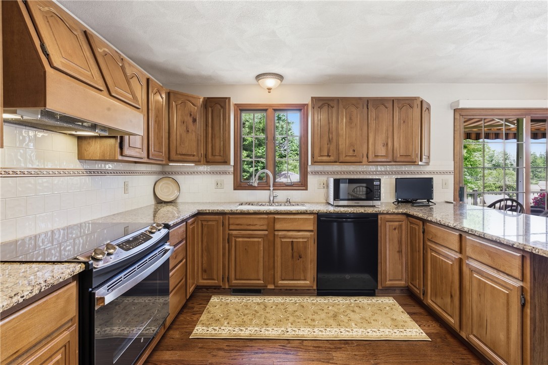 4 High Ridge Drive Lincoln, RI 02865 - Photo 5 of 45