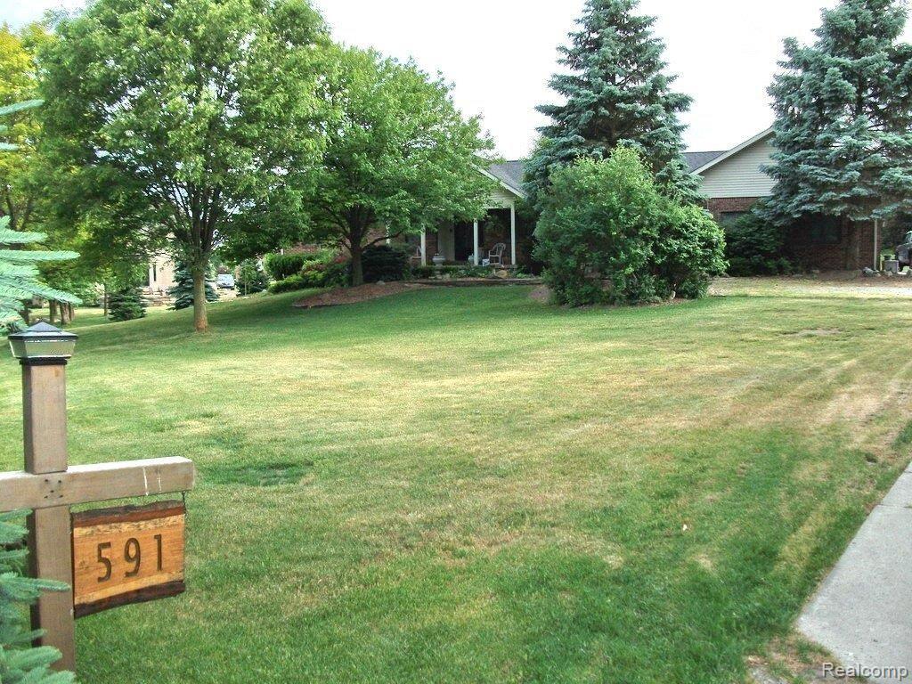 591 West Snell Road Rochester, MI 48306 - Photo 1 of 21 Primary Photo