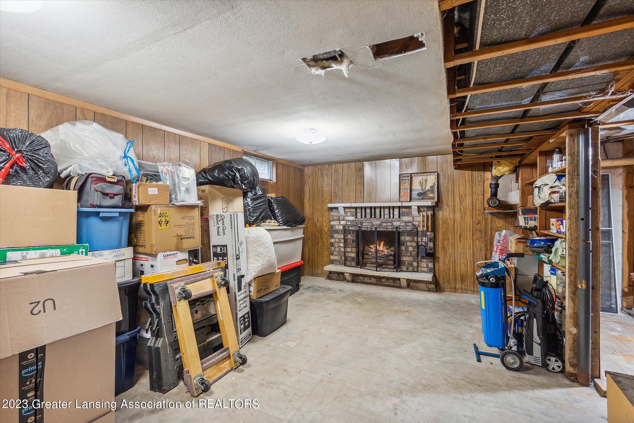 1238 Otto Road Charlotte, MI 48813 - Photo 37 of 46 39-1238-Otto-Rd-Charlotte-MI-48813-Windo