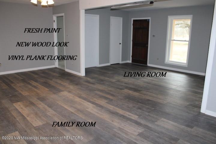 2210 Red Lake Road Marks, MS 38646 - Photo 6 of 35 2210 RED LAKE - LIVING-DEN