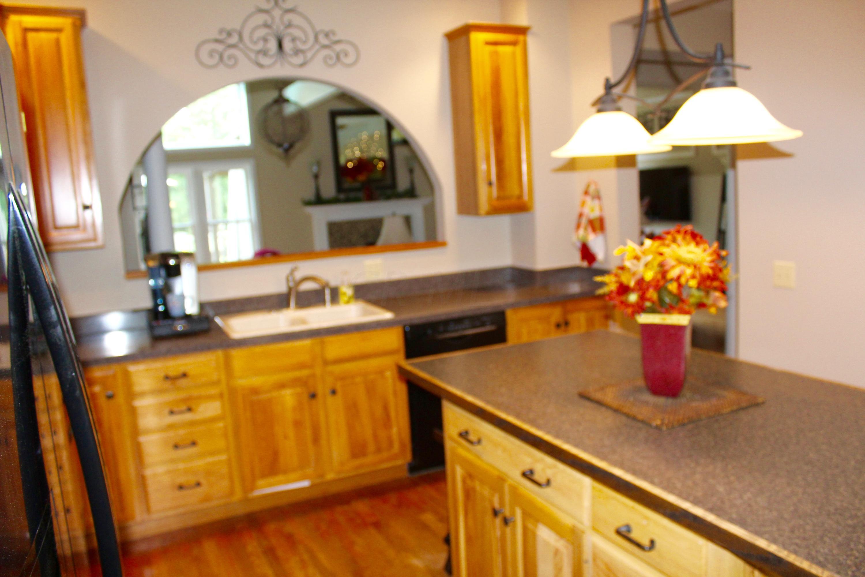997 Eaton Hollow Road Southwest Lancaster, OH 43130 - Photo 5 of 79 Gallery Image 5