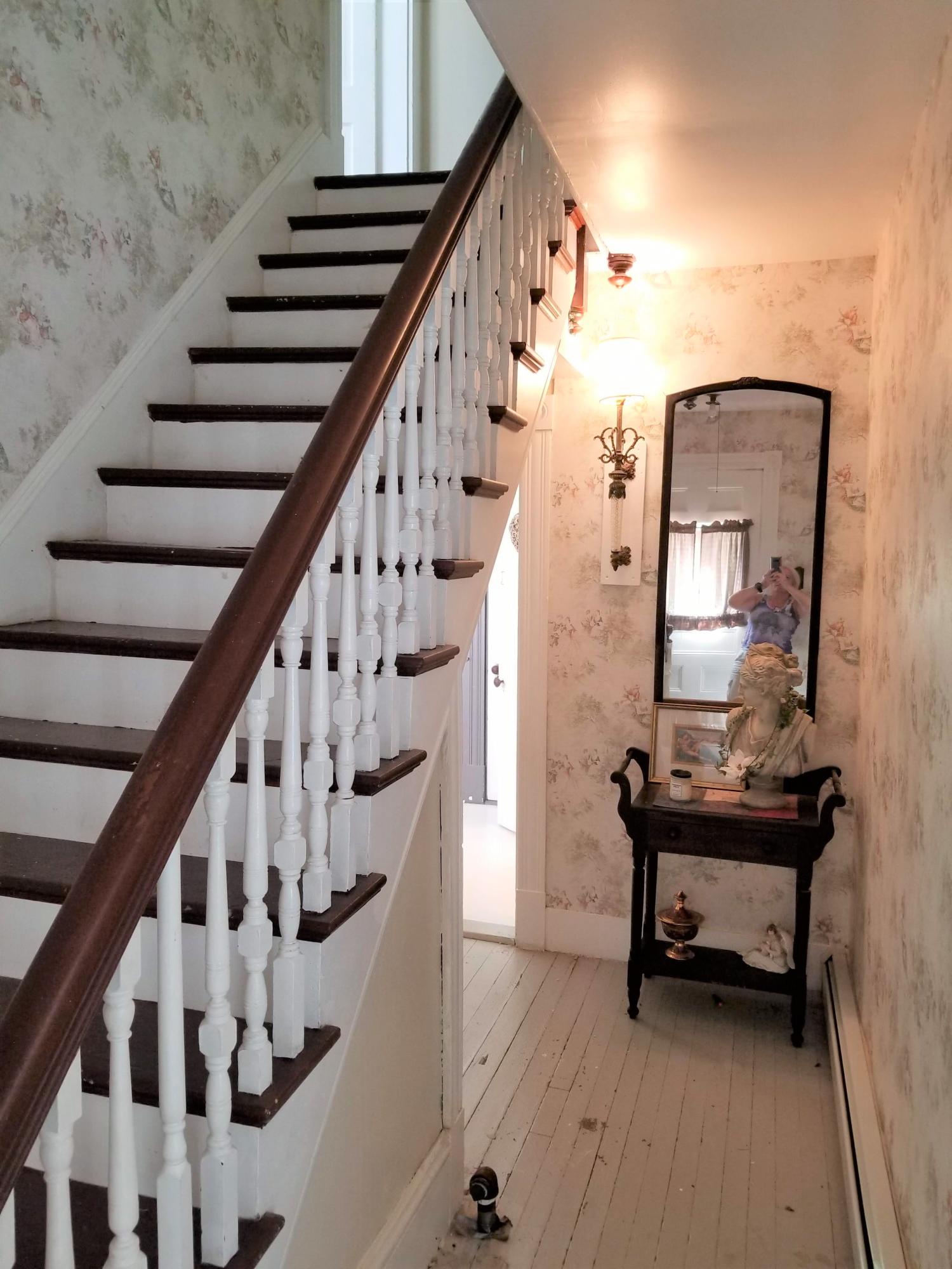 343 Paris Road Hebron, ME 04238 - Photo 4 of 50 Front Foyer