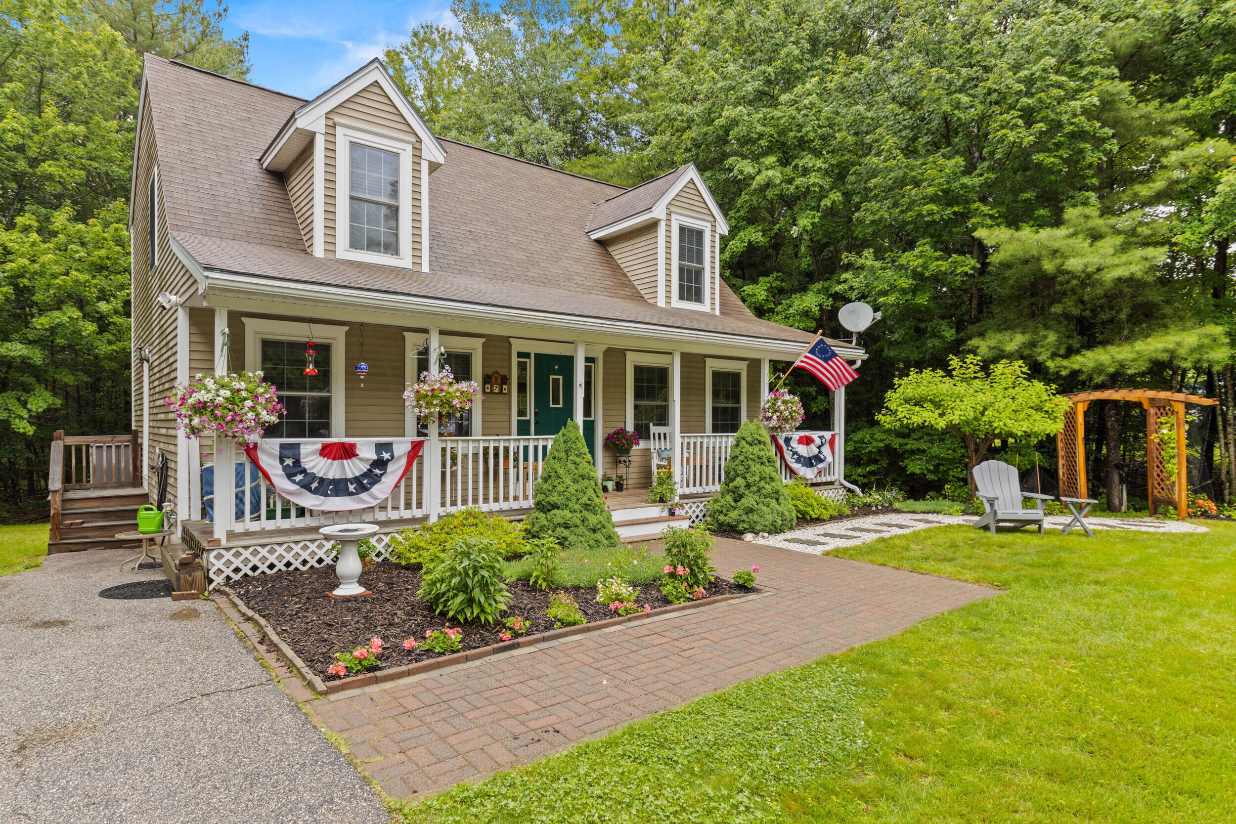 7 Chase Street Standish, ME 04084 - Photo 2 of 42 7 chase st, standish, me 04084, usa-33