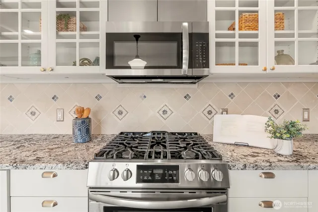 $975,000 | 910 Northwest 64th Street, Seattle, WA 98107