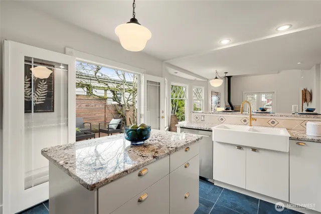 $975,000 | 910 Northwest 64th Street, Seattle, WA 98107