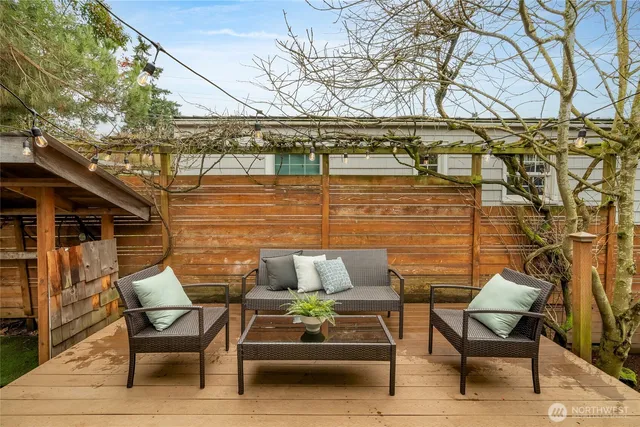$975,000 | 910 Northwest 64th Street, Seattle, WA 98107