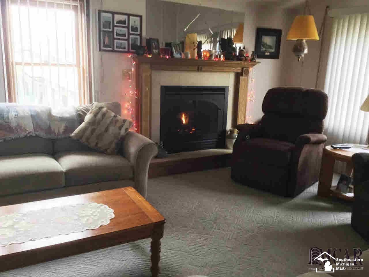 1905 Lasalle Road Monroe, MI 48162 - Photo 8 of 14 21421675-7.JPG