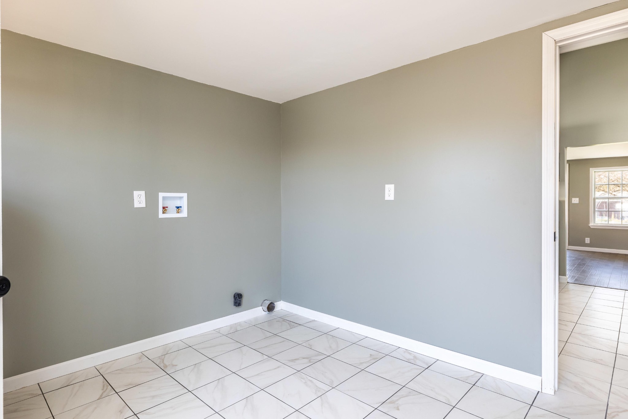 804 Spring Street Philadelphia, TN 37846 - Photo 15 of 33 a view of an empty room