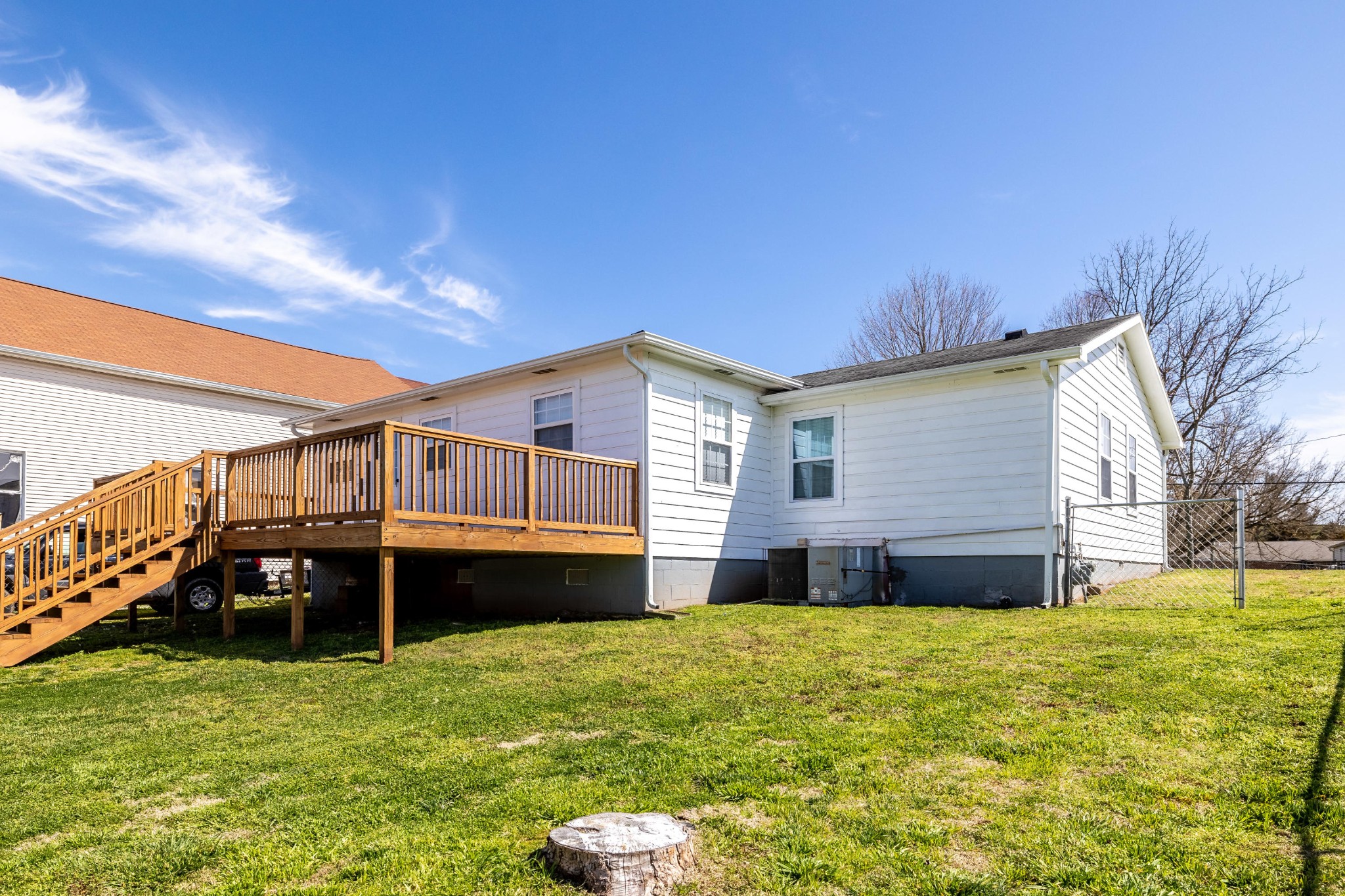 804 Spring Street Philadelphia, TN 37846 - Photo 27 of 33 a front view of a house with a yard