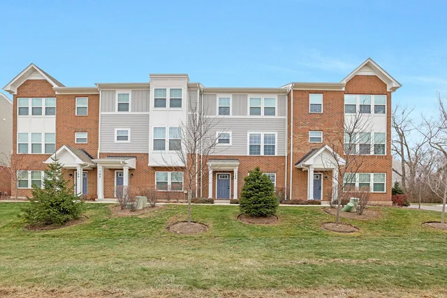 $449,900 | 155 Canterbury Way, Lake Zurich, IL 60047