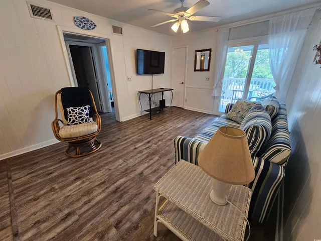 $1,250 | 401 North Hillside Drive, Unit 3M, North Myrtle Beach, SC 29582
