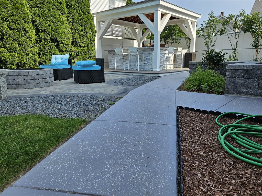 33 Barclay Street Fall River, MA 02724 - Photo 15 of 37