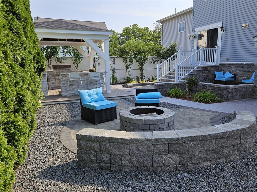 33 Barclay Street Fall River, MA 02724 - Photo 19 of 37