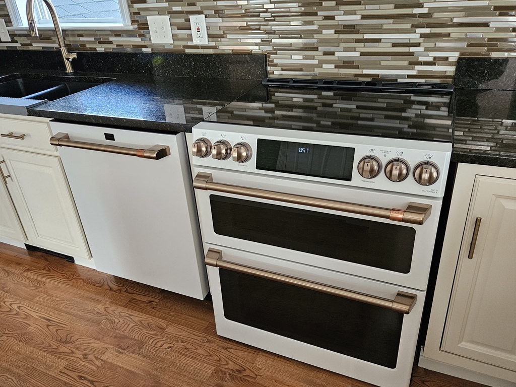 33 Barclay Street Fall River, MA 02724 - Photo 35 of 37