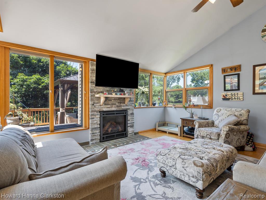 3097 Lansdowne Road Waterford, MI 48329 - Photo 11 of 33 Gallery Image 11