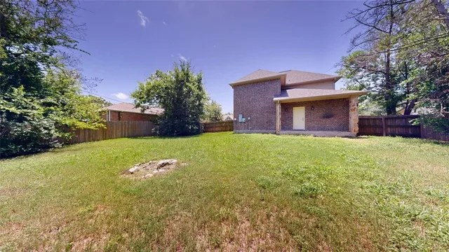 a view of a pathway both side of building