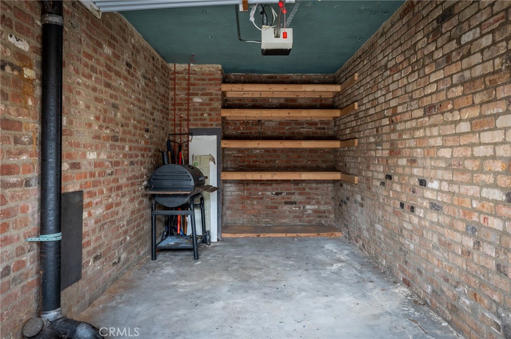 2025 Cloverfield Boulevard, Unit C Santa Monica, CA 90404 - Photo 27 of 36 a view of entryway