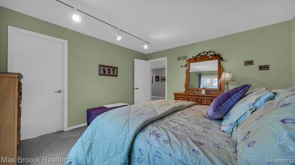 404 Shellbourne Drive Rochester Hills, MI 48309 - Photo 45 of 52
