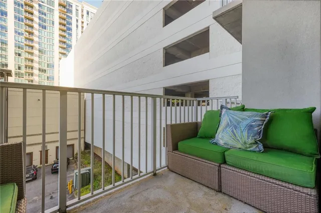 $249,000 | 250 Pharr Road Northeast, Unit 402, Atlanta, GA 30305