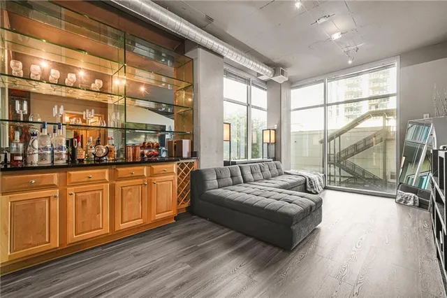 $249,000 | 250 Pharr Road Northeast, Unit 402, Atlanta, GA 30305