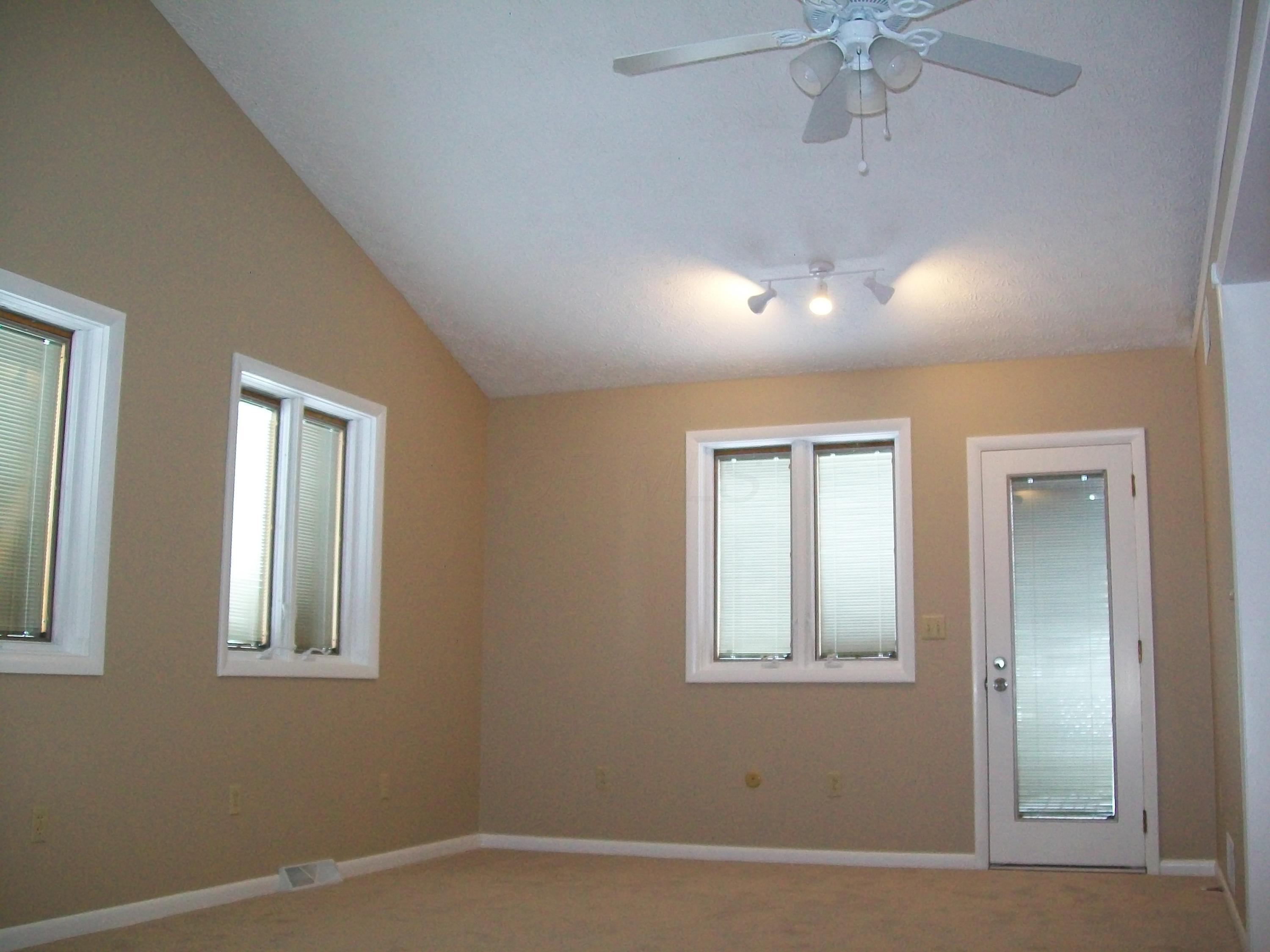 6618 Ridpath Road Grove City, OH 43123 - Photo 5 of 42 Gallery Image 5