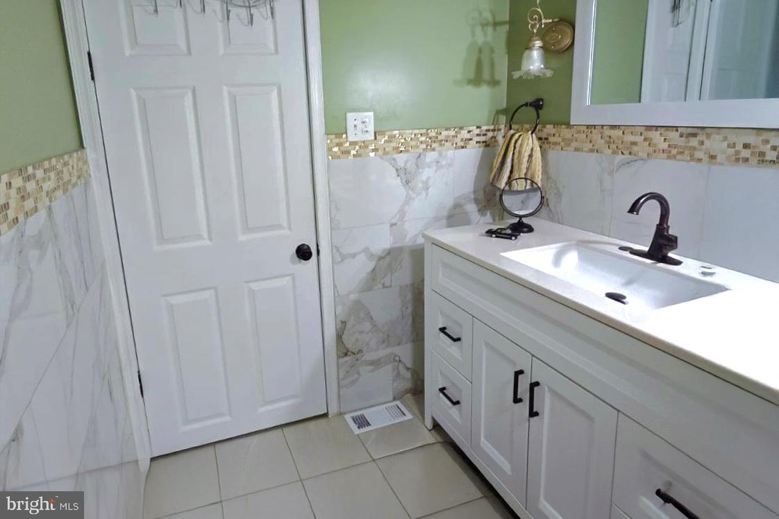 1122 Hanover Road York, PA 17408 - Photo 20 of 37 Gallery Image 20