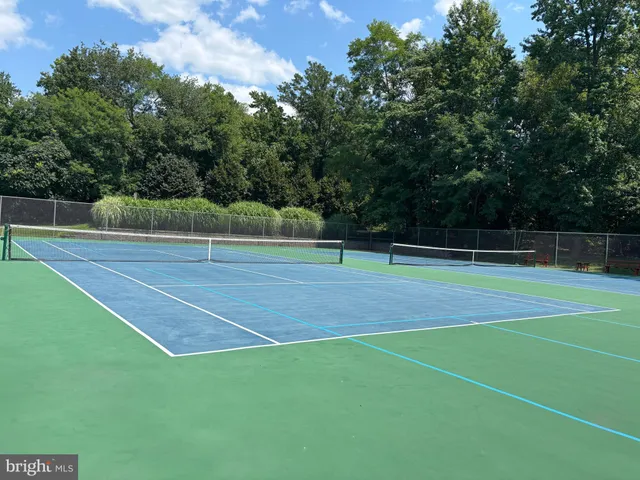 a view of a tennis court