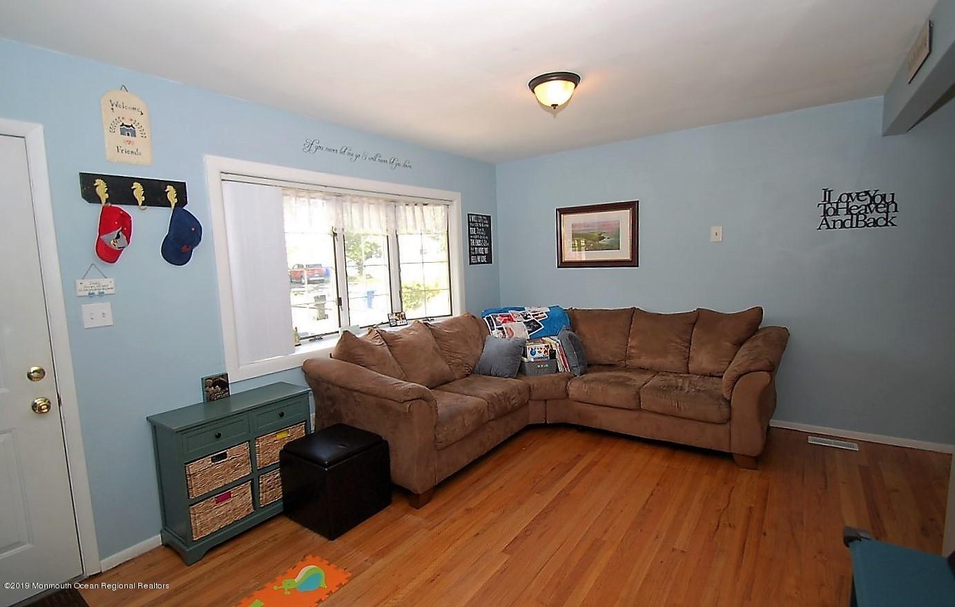 142 Stephan Road Brick, NJ 08724 - Photo 3 of 15 LR