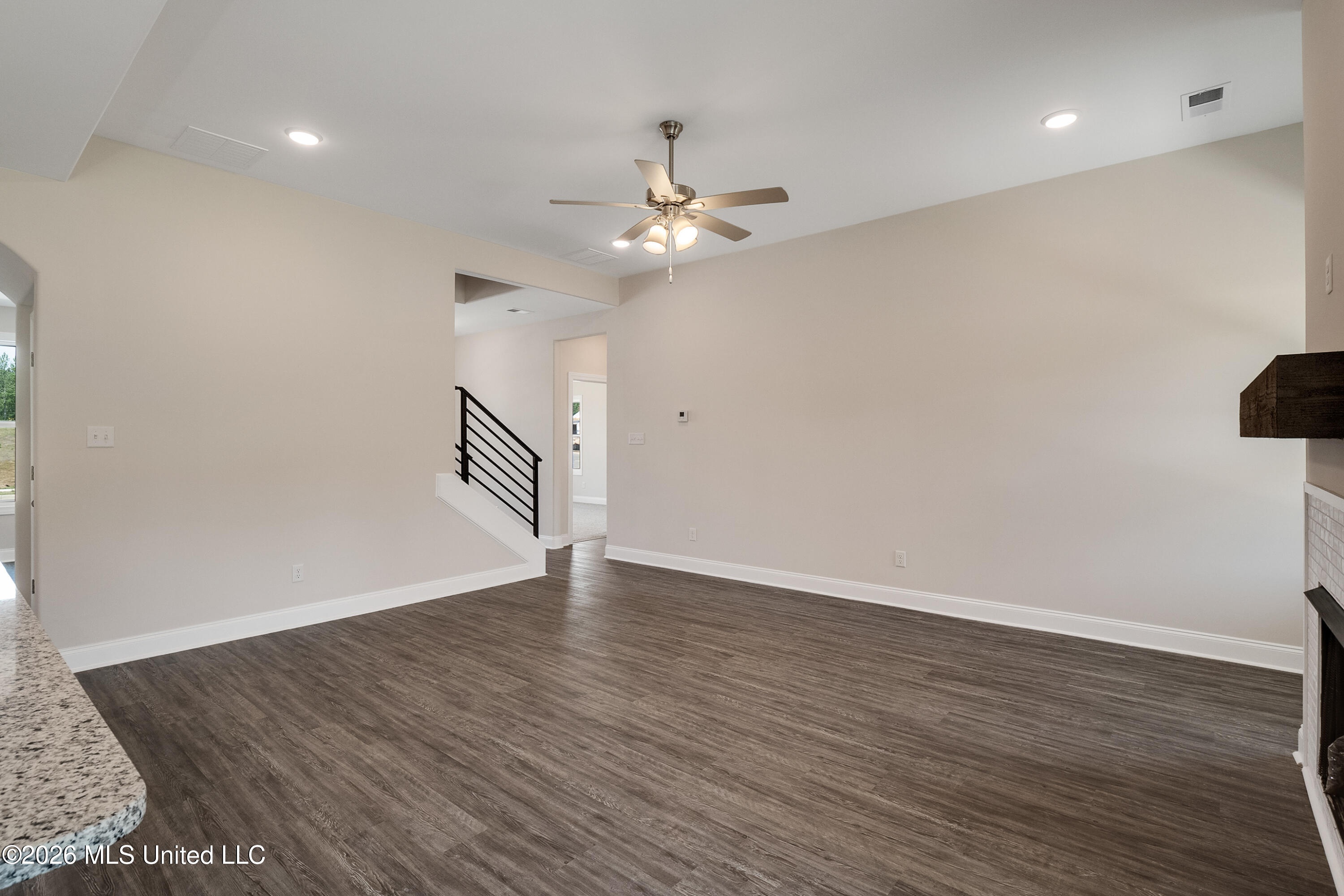 261 Centerline Roper Loop Byhalia, MS 38611 - Photo 8 of 22 011-10229 April Springs Dr-MLS Version
