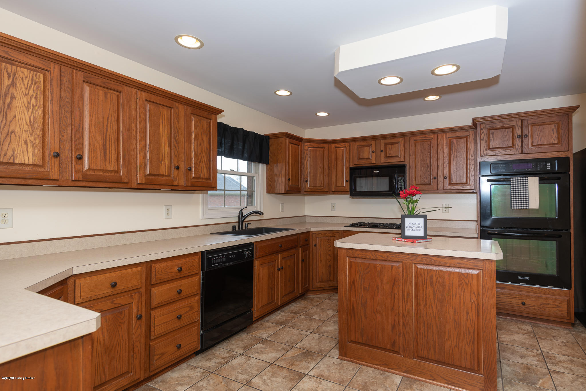 331 Rolling Fork Road Shepherdsville, KY 40165 - Photo 26 of 93 9D9D9D60-8F29-497C-B3F5-1FF923D264F1
